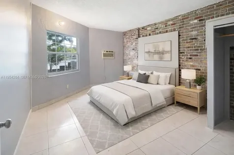 3241 NW 40th Street Lauderdale Lakes FL 33309