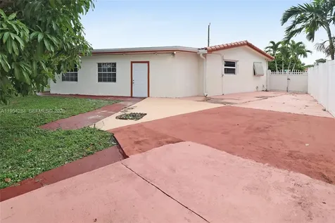 3241 NW 40th Street Lauderdale Lakes FL 33309
