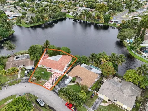 3241 NW 40th Street Lauderdale Lakes FL 33309