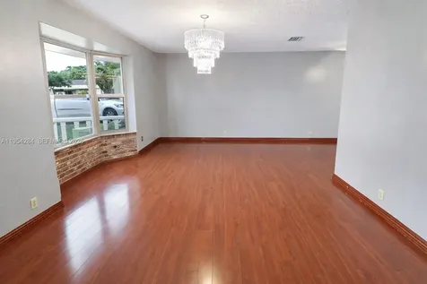 3241 NW 40th Street Lauderdale Lakes FL 33309