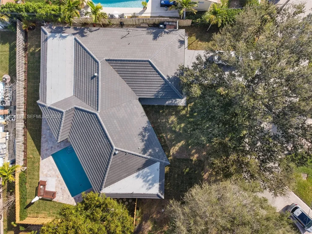3910 NE 27th Terrace Lighthouse Point FL 33064