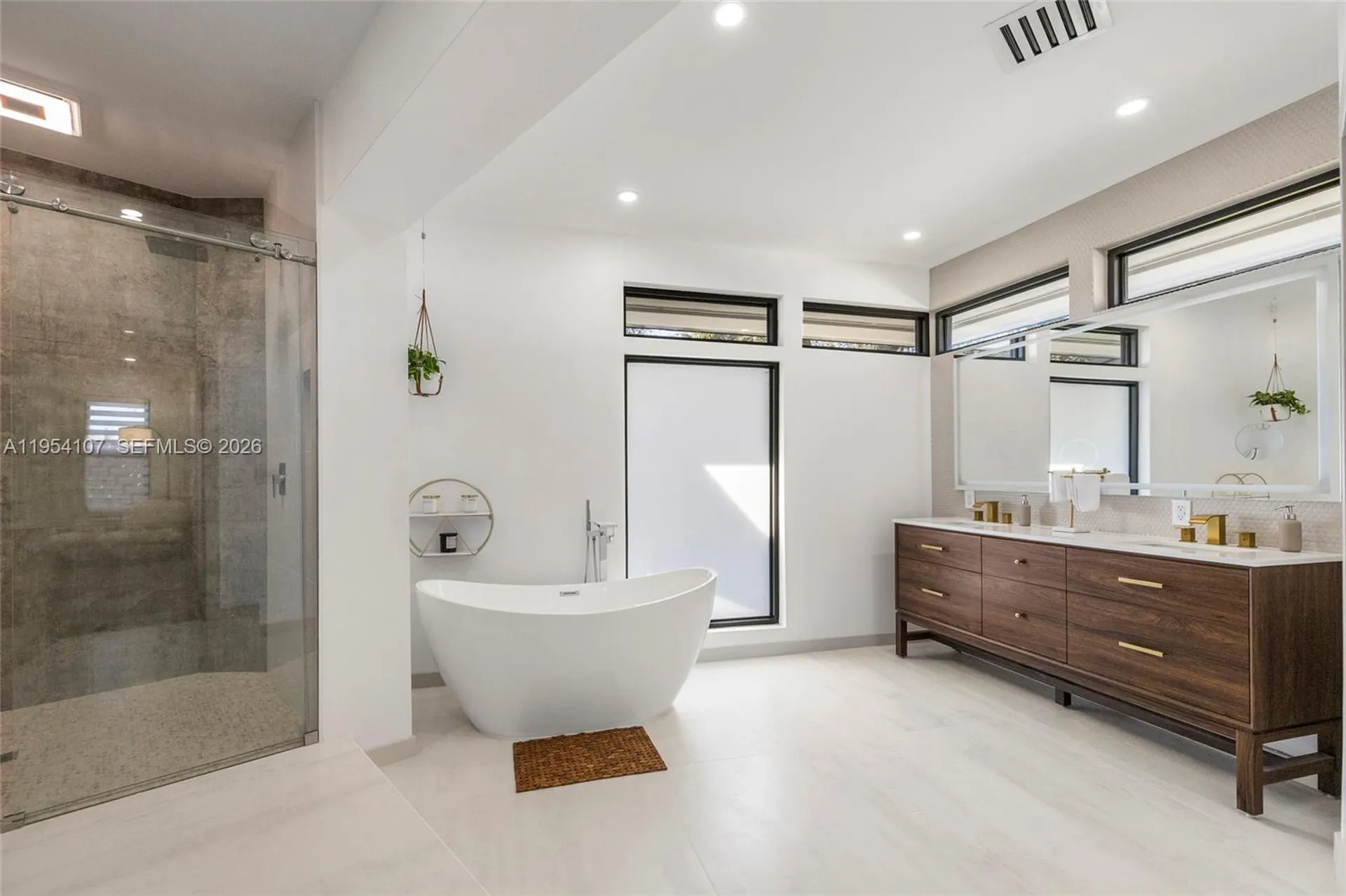 3910 NE 27th Terrace Lighthouse Point FL 33064