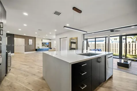 3910 NE 27th Terrace Lighthouse Point FL 33064