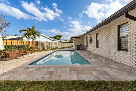 3910 NE 27th Terrace Lighthouse Point FL 33064