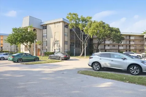 6101 N Falls Circle Drive Lauderhill FL 33319