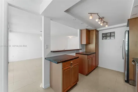 18061 Biscayne Boulevard Aventura FL 33160