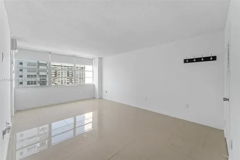 18061 Biscayne Boulevard Aventura FL 33160