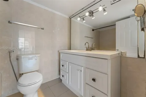 18061 Biscayne Boulevard Aventura FL 33160