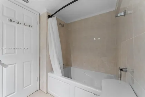 18061 Biscayne Boulevard Aventura FL 33160