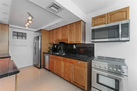 18061 Biscayne Boulevard Aventura FL 33160