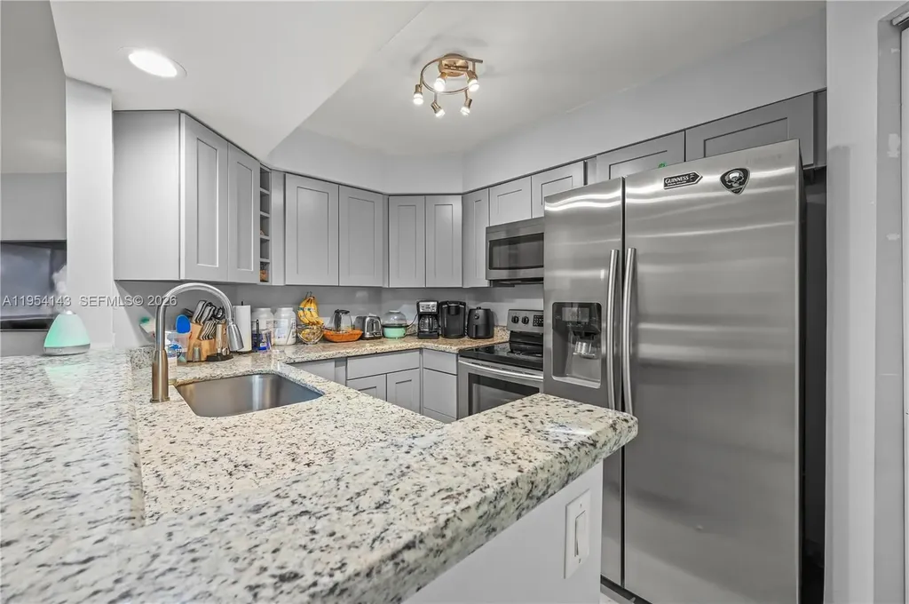 8058 NW 15th Manor Plantation FL 33322