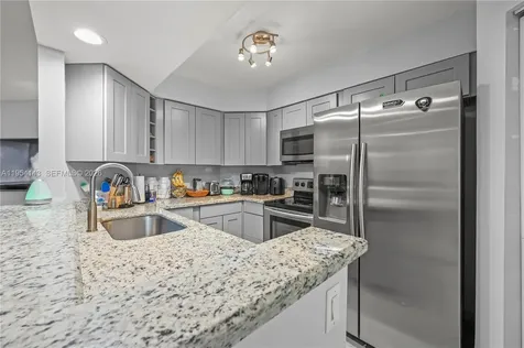 8058 NW 15th Manor Plantation FL 33322