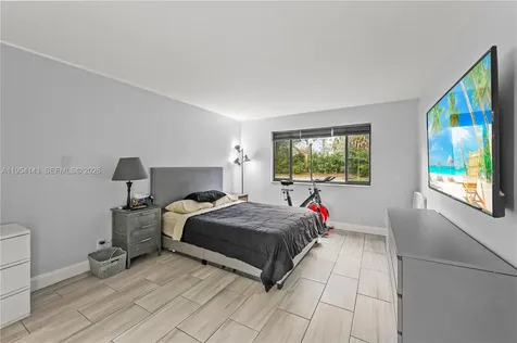 8058 NW 15th Manor Plantation FL 33322