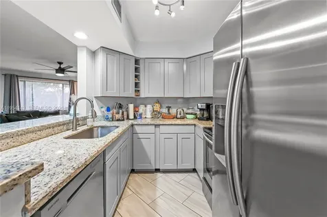 8058 NW 15th Manor Plantation FL 33322