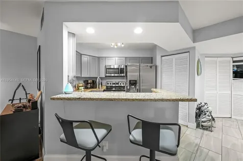 8058 NW 15th Manor Plantation FL 33322