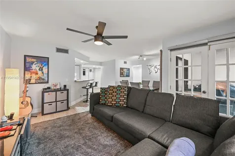 8058 NW 15th Manor Plantation FL 33322