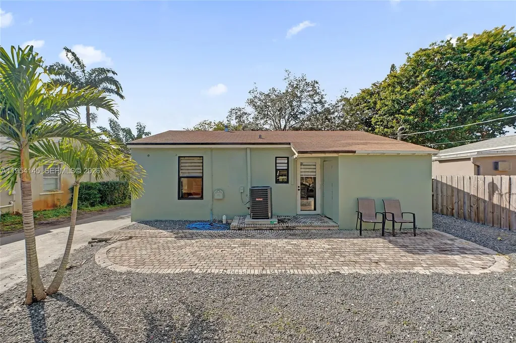 1520 NW 3rd Avenue Fort Lauderdale FL 33311