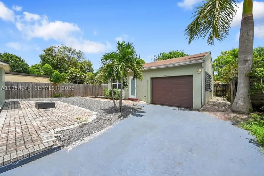 1520 NW 3rd Avenue Fort Lauderdale FL 33311