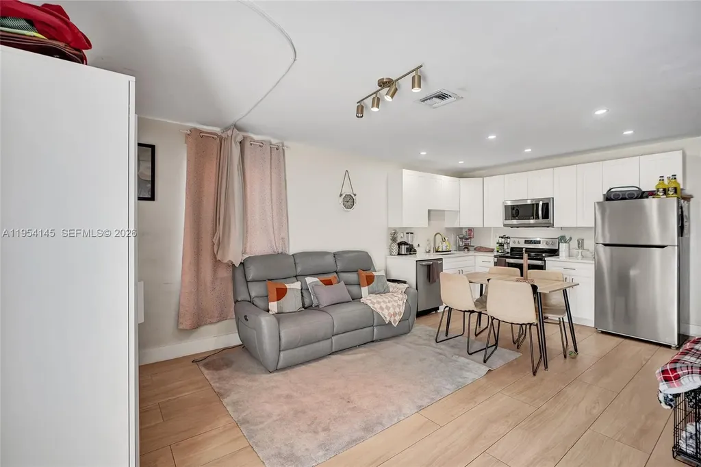 1520 NW 3rd Avenue Fort Lauderdale FL 33311