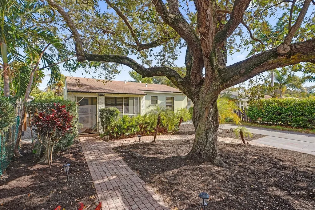 1520 NW 3rd Avenue Fort Lauderdale FL 33311