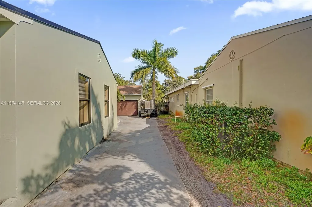 1520 NW 3rd Avenue Fort Lauderdale FL 33311