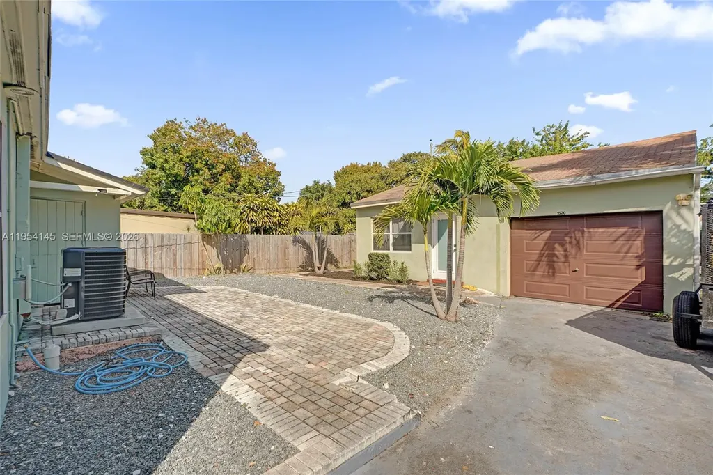 1520 NW 3rd Avenue Fort Lauderdale FL 33311