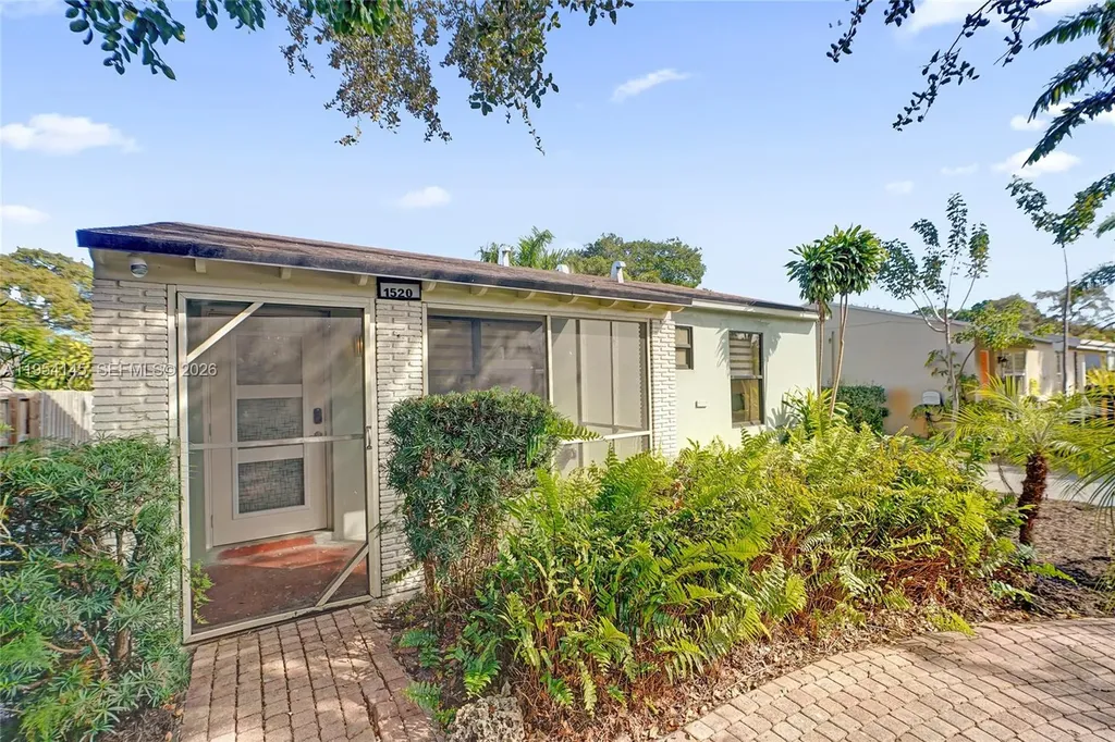 1520 NW 3rd Avenue Fort Lauderdale FL 33311