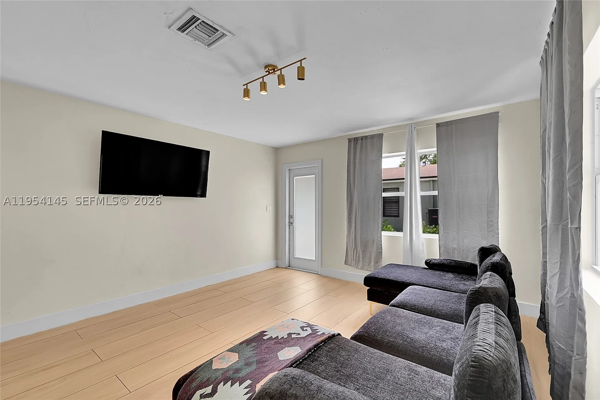 1520 NW 3rd Avenue Fort Lauderdale FL 33311