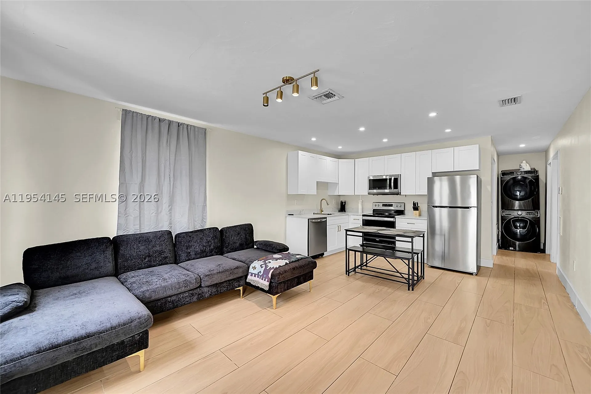 1520 NW 3rd Avenue Fort Lauderdale FL 33311