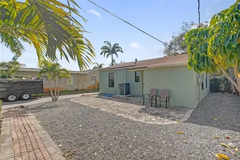 1520 NW 3rd Avenue Fort Lauderdale FL 33311