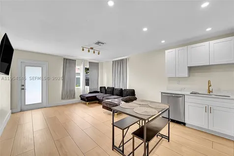 1520 NW 3rd Avenue Fort Lauderdale FL 33311