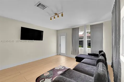 1520 NW 3rd Avenue Fort Lauderdale FL 33311