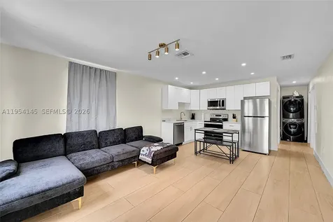 1520 NW 3rd Avenue Fort Lauderdale FL 33311