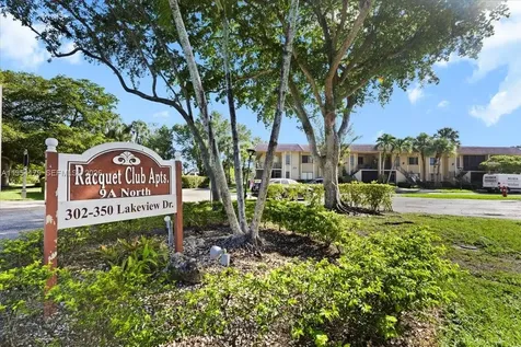 302 Lakeview Drive Weston FL 33326