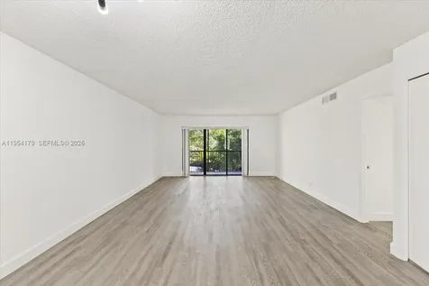 302 Lakeview Drive Weston FL 33326