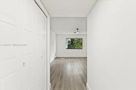 302 Lakeview Drive Weston FL 33326