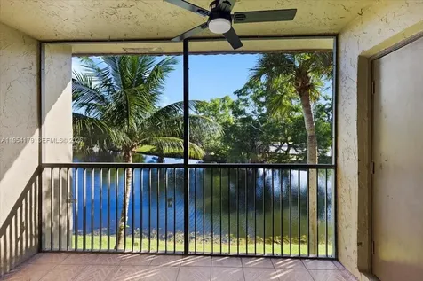 302 Lakeview Drive Weston FL 33326