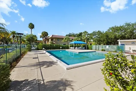 302 Lakeview Drive Weston FL 33326
