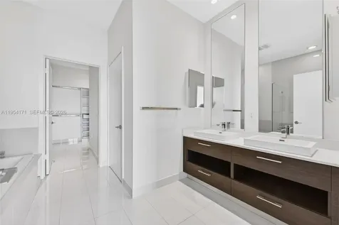 45 SW 9th Street Miami FL 33130