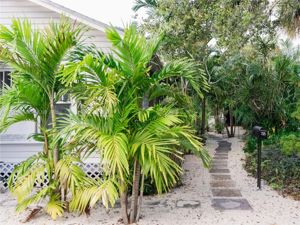 725 SW 2nd Court Fort Lauderdale FL 33312