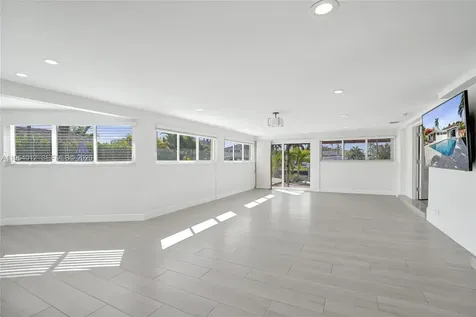 2724 NE 10th Street Pompano Beach FL 33062