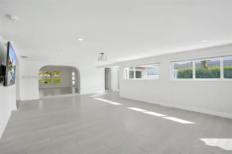 2724 NE 10th Street Pompano Beach FL 33062