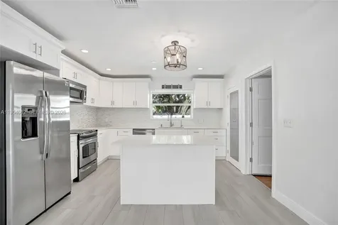2724 NE 10th Street Pompano Beach FL 33062