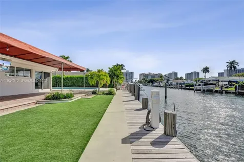 2724 NE 10th Street Pompano Beach FL 33062