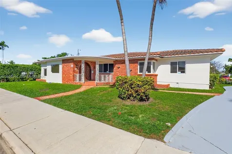1721 S Treasure Drive North Bay Village FL 33141