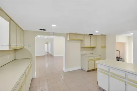 1721 S Treasure Drive North Bay Village FL 33141