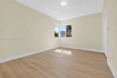 1721 S Treasure Drive North Bay Village FL 33141