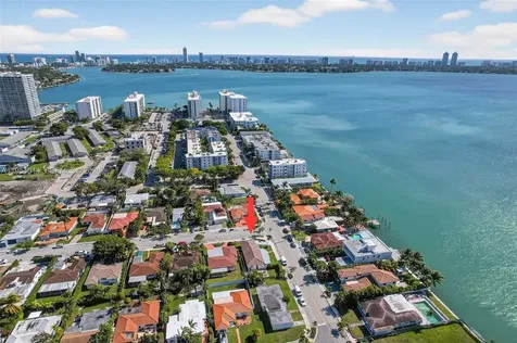 1721 S Treasure Drive North Bay Village FL 33141