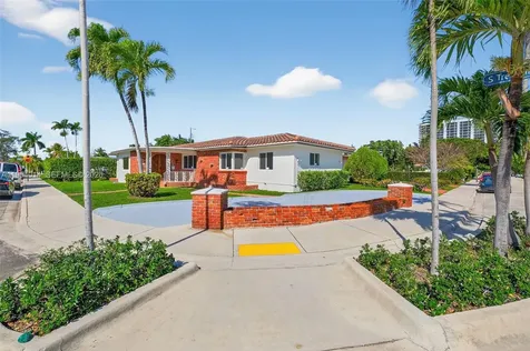 1721 S Treasure Drive North Bay Village FL 33141
