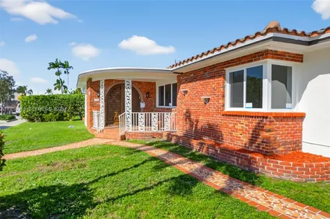 1721 S Treasure Drive North Bay Village FL 33141